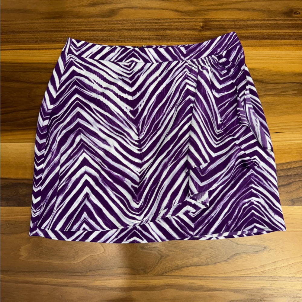 BCBGMaxAzria Purple and White Zigzag Mini Skirt